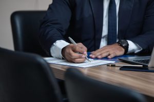 برجراف تخبر فيه صديقك عن مقابلة عمل قمت بها بالانجليزي مع النص العربي
